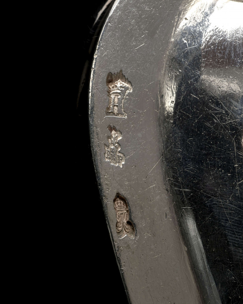¤ HUIT ASSIETTES EN ARGENT, DU SERVICE ORLOFF Par Edme-Pierre Balzac et Claude-Pierre Deville, Paris, 1770-1771 et 1771-1772
