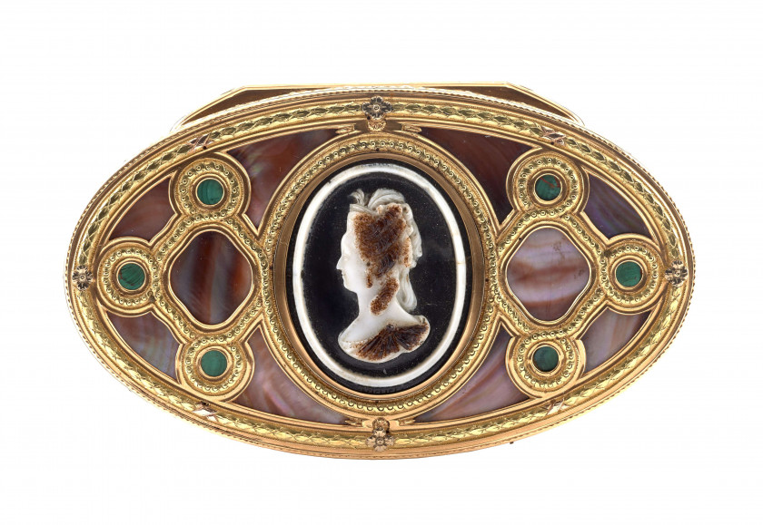 BOÎTE RELIQUAIRE " MARIE-ANTOINETTE " EN ORS DE COULEUR, NACRE, MALACHITE, AGATE ET ÉMAIL, FIN DU XVIIIE SIÈCLE