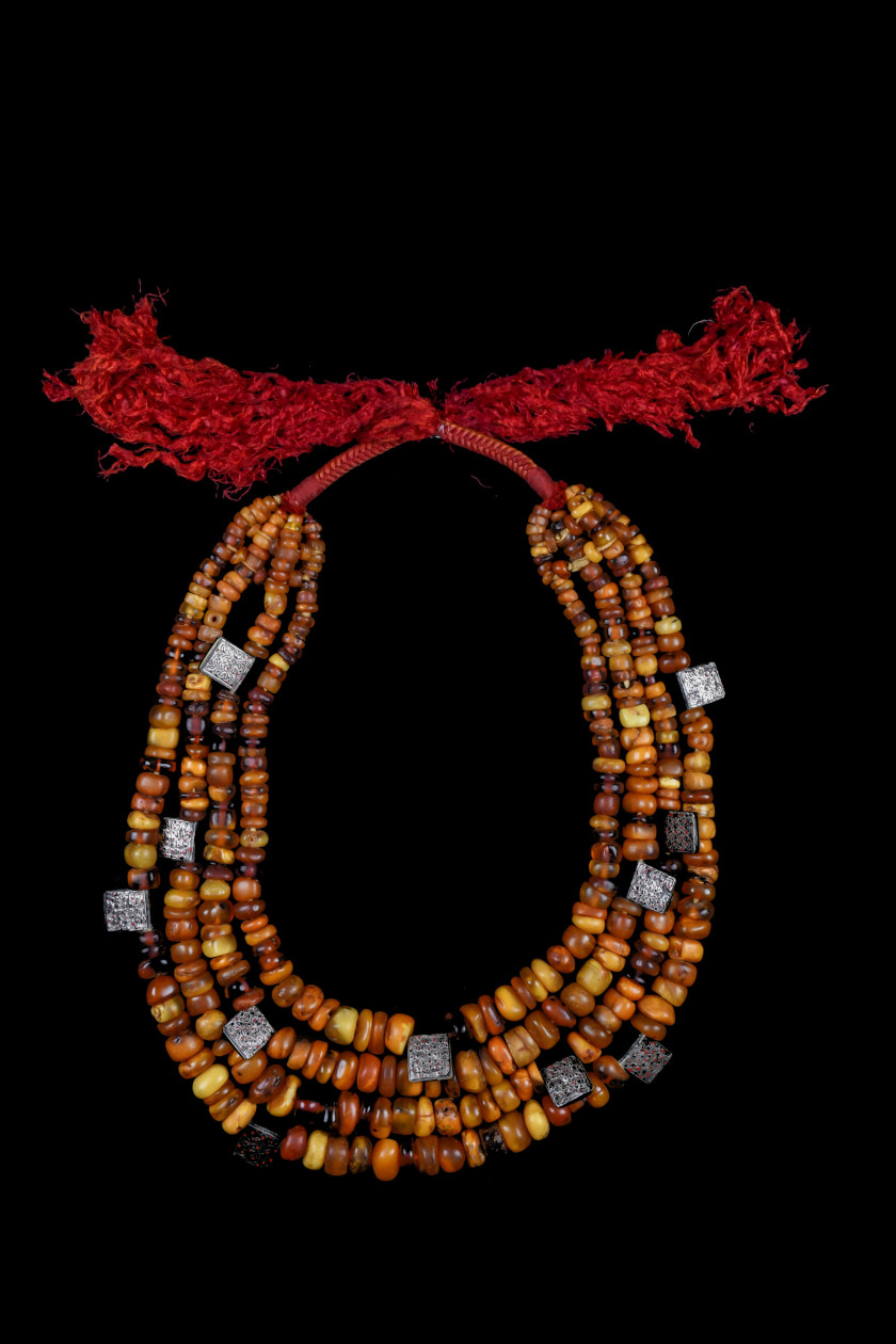 <b>COLLIER D’AMBRE</b> <br/>Maroc