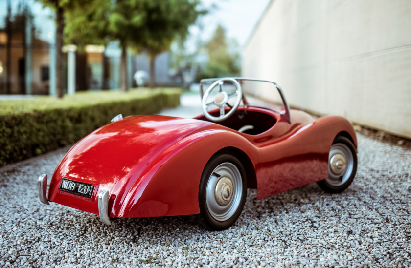 *JAGUAR XK 120 ROADSTER  Voiture à pédales pour enfant