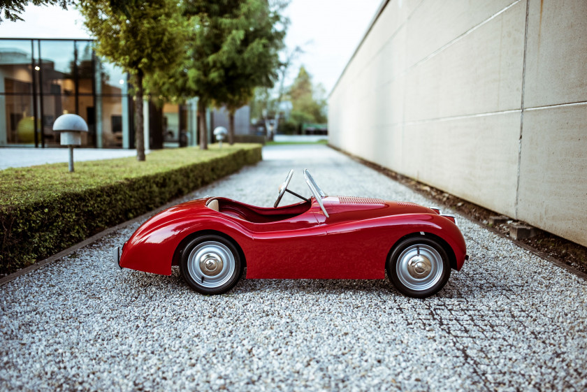 *JAGUAR XK 120 ROADSTER  Voiture à pédales pour enfant