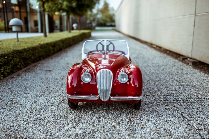 *JAGUAR XK 120 ROADSTER  Voiture à pédales pour enfant
