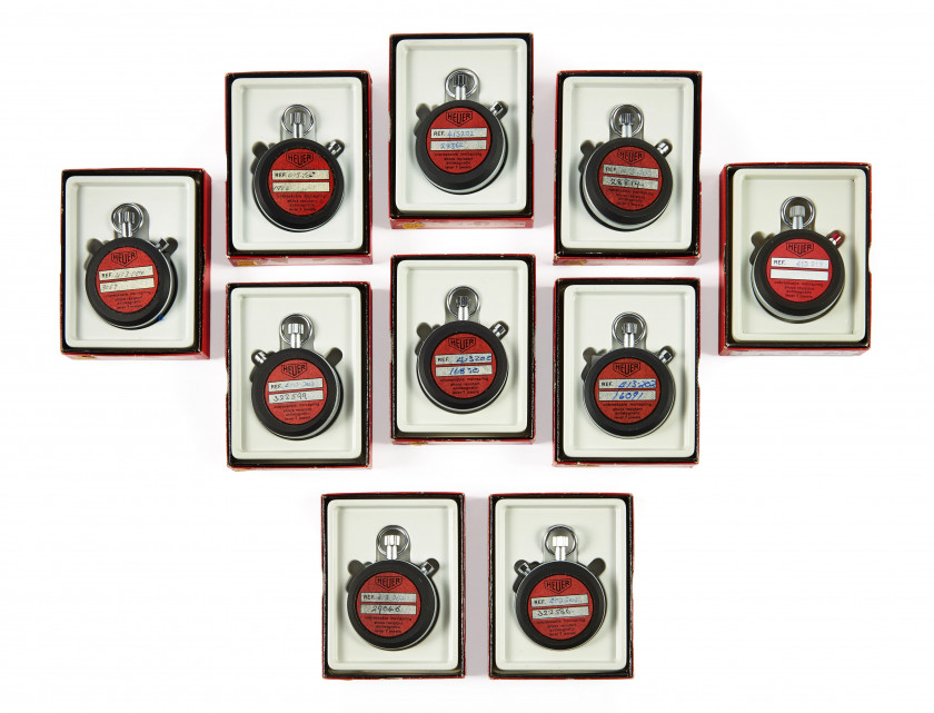 ¤ HEUER  Ensemble de 10 montres pour le chronométrage sportif