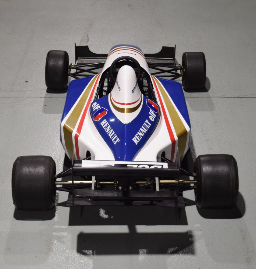 RENAULT WILLIAMS FORMULE 1 JUNIOR " AYRTON SENNA " - VOITURE POUR ENFANT  Fabrication artisanale