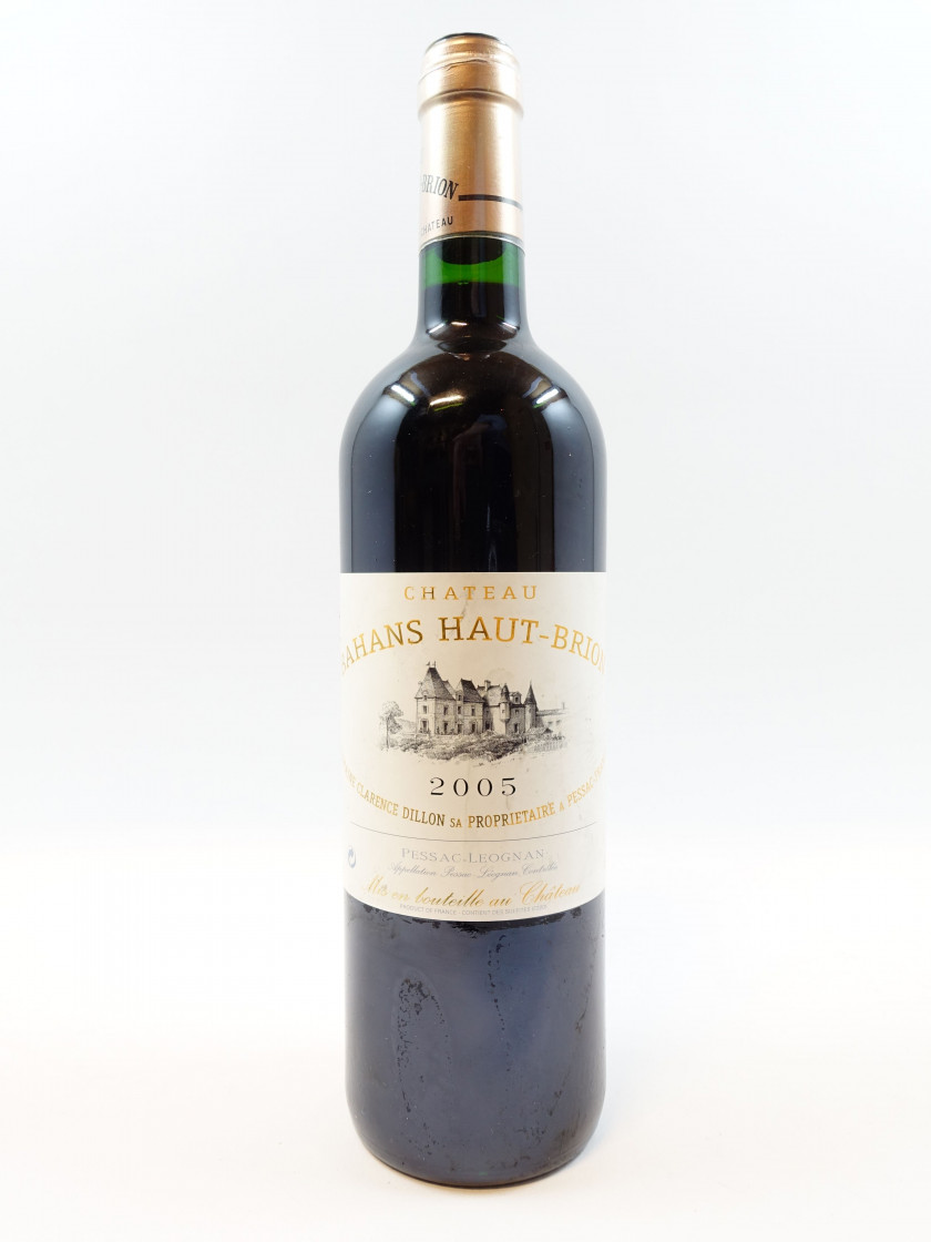 1 bouteille CHÂTEAU BAHANS HAUT BRION 2005 Pessac Léognan (étiquette léger tachée)