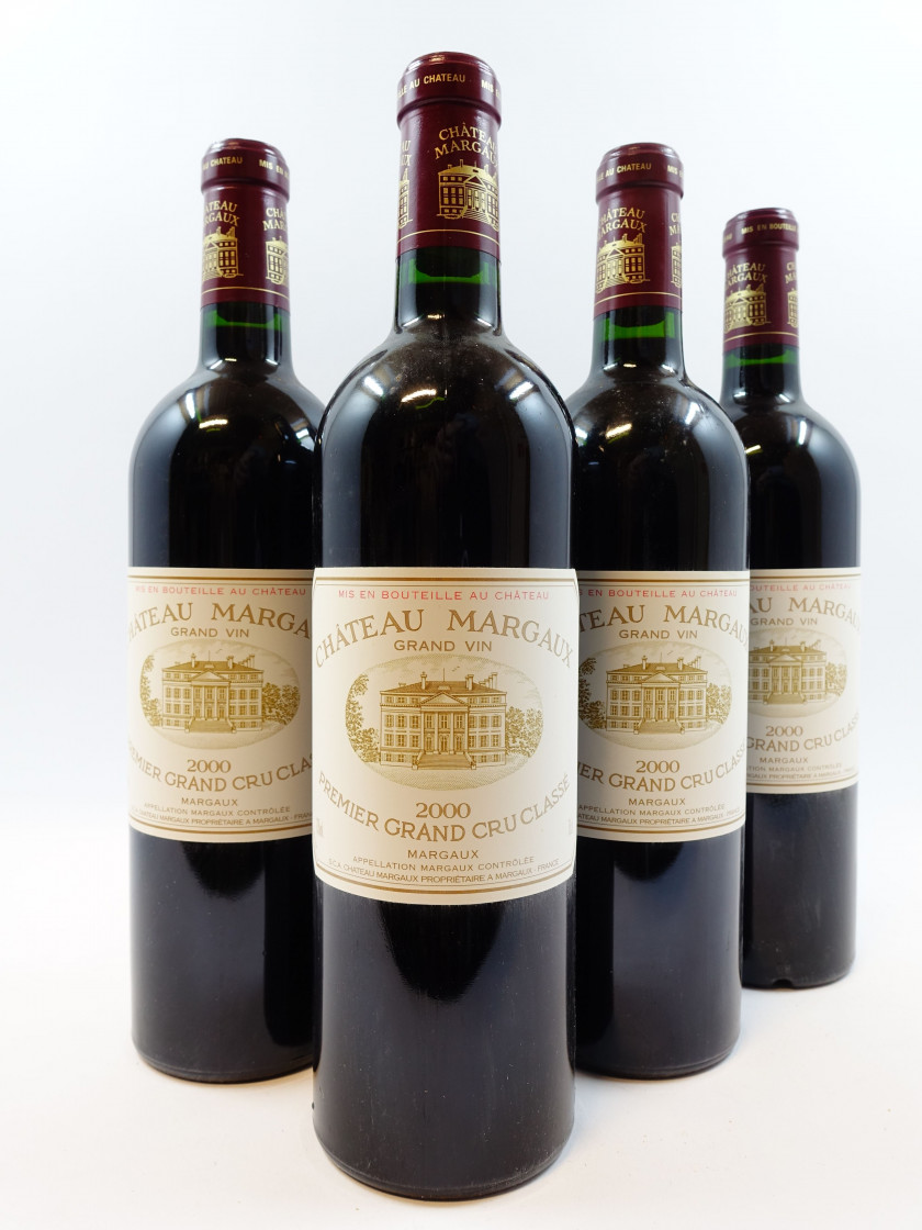 16 bouteilles CAISSE CARRE D'AS DUCLOT 2000 :