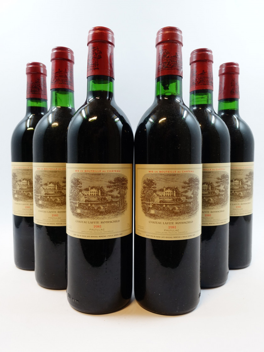 6 bouteilles CHÂTEAU LAFITE ROTHSCHILD 1981 1er GC Pauillac (1 base goulot