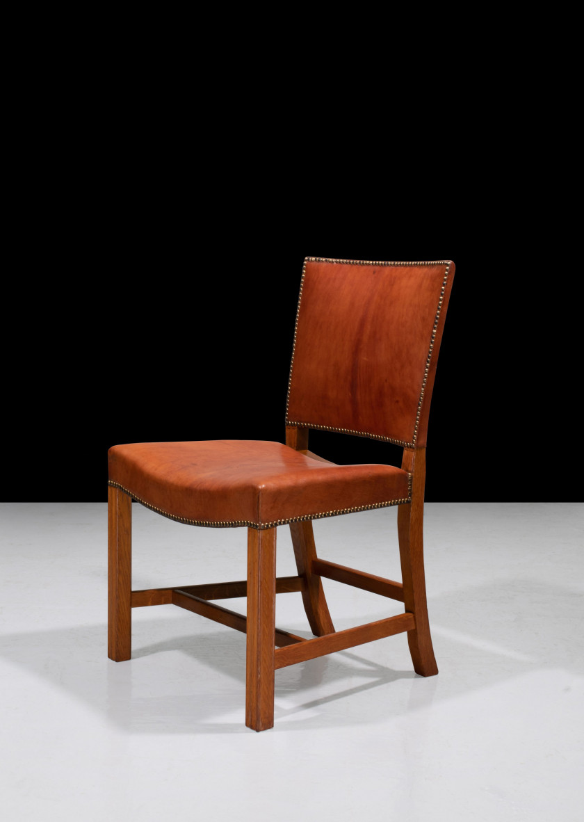 Kaare KLINT 1888-1954 Suite de douze chaises mod. 4751 dites « Barcelona » ou « Red chair » - Création 1927 Piètement en chêne, assi...