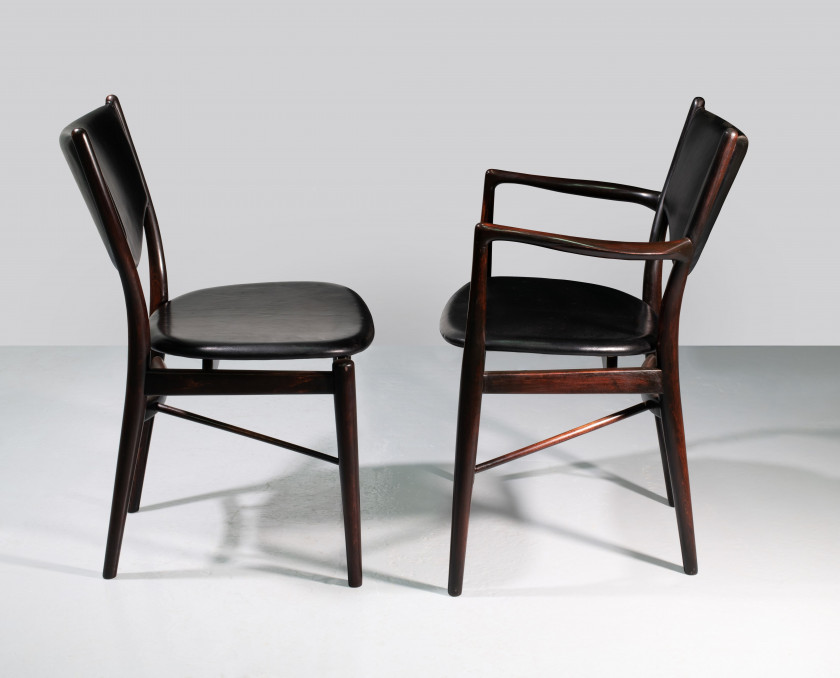 Finn JUHL 1912-1989 Suite de dix chaises mod. BO63 et deux fauteuils mod. BO46 - Création 1950 Structure en hêtre teinté, assise et...