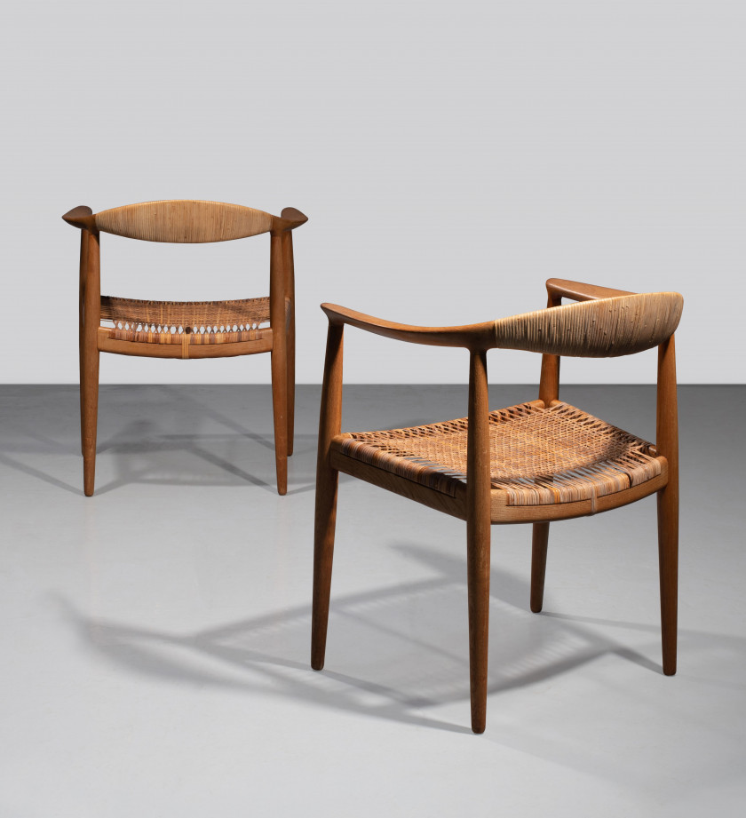 Hans J. WEGNER 1914-2007 Paire de fauteuils mod. JH 501 dits « The Round chair » – 1950Model JH 501 Structure en teck, assise et dos...