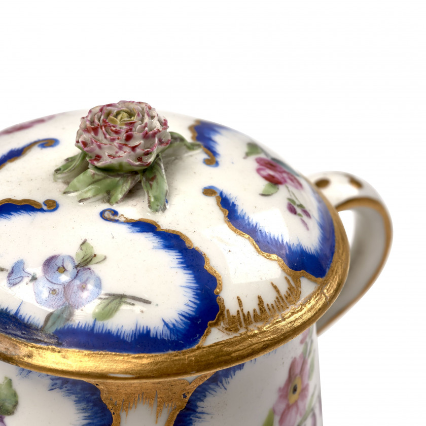 IMPORTANTE PARTIE DE SERVICE EN PORCELAINE TENDRE DE SÈVRES DU XVIIIe SIÈCLE