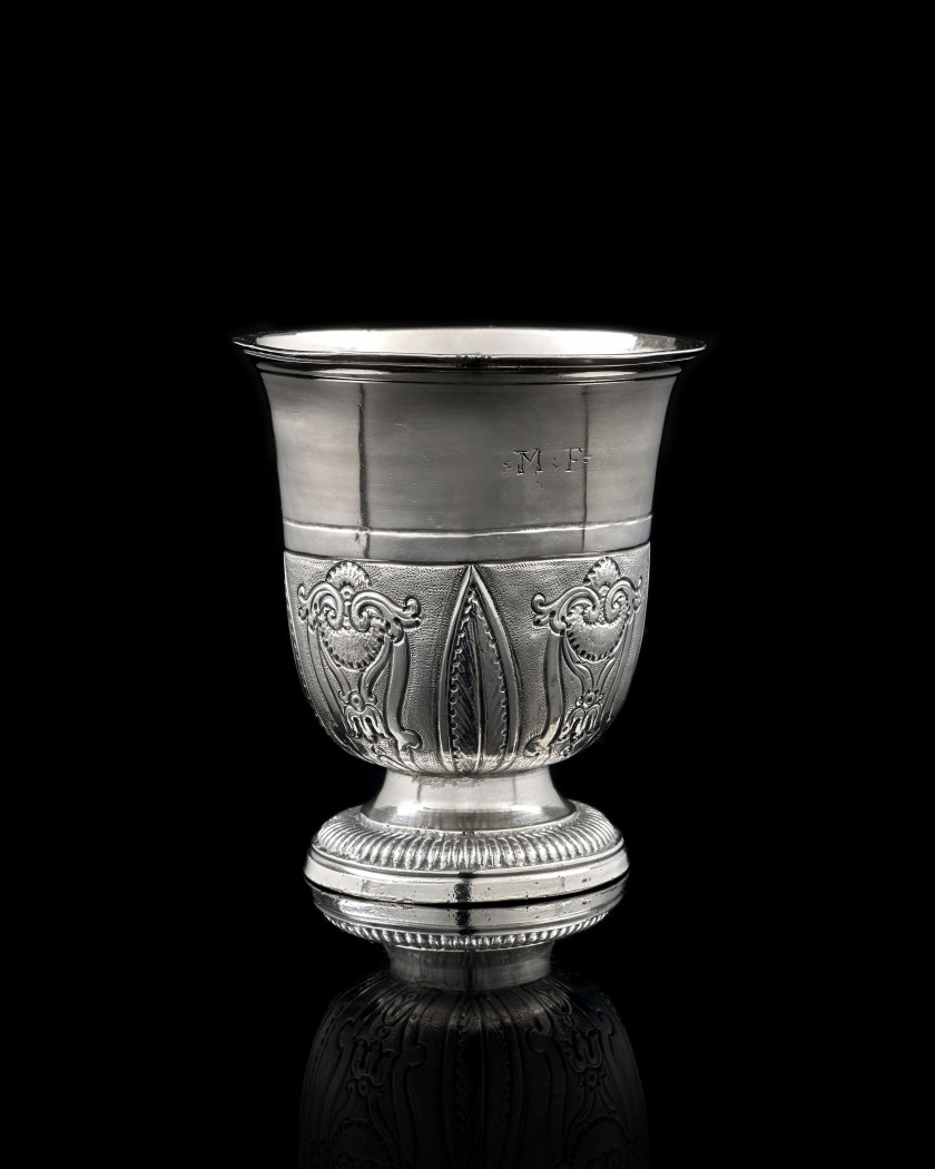 TIMBALE TULIPE EN ARGENT Poinçon du Maître orfèvre Pierre Pépin, reçu en 1726 Saint-Malo 1745-1748