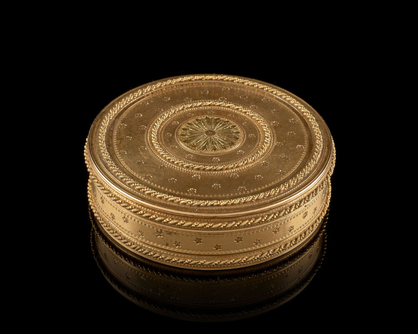 BOÎTE RONDE EN OR Poinçon du Maître orfèvre Alexis Proffit, reçu en 1775 Paris 1783-1784