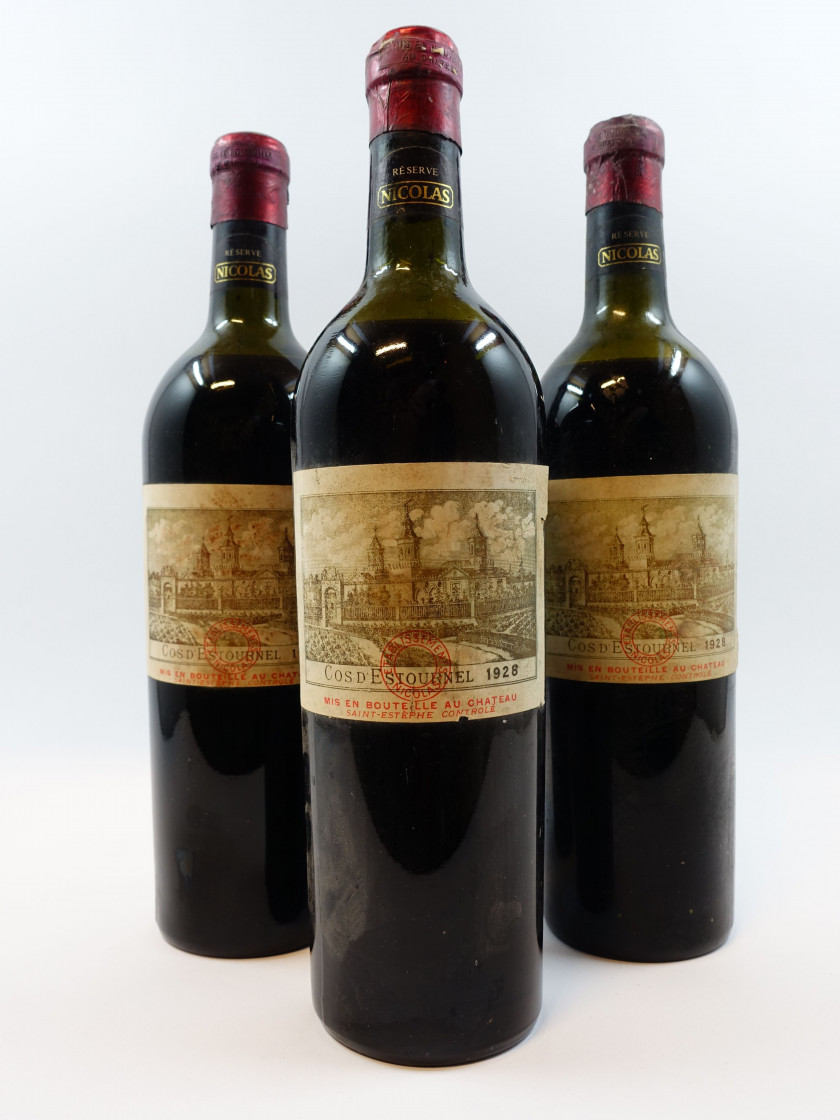 3 bouteilles CHÂTEAU COS D'ESTOURNEL 1928 2è GC Saint Estèphe (mi épaule, étiquettes tachées, léger décollées, tampon Nicolas)