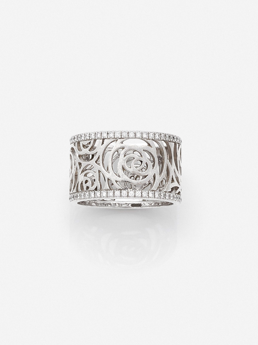 CHANEL  Bague "Camélia"