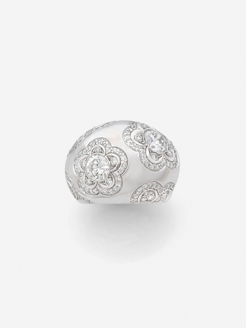 CHANEL  Bague boule