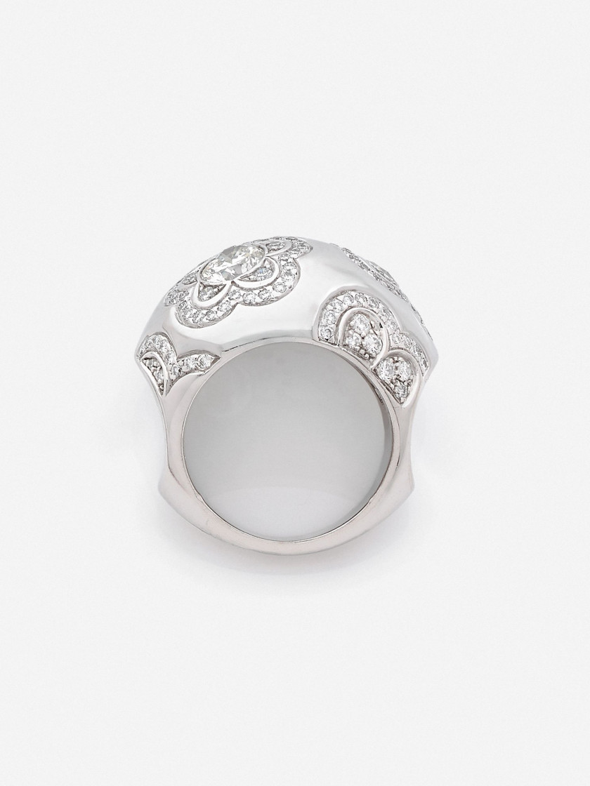 CHANEL  Bague boule