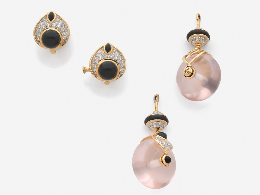¤ 0 MARINA B.  Paire de pendants d'oreilles "Pneu"