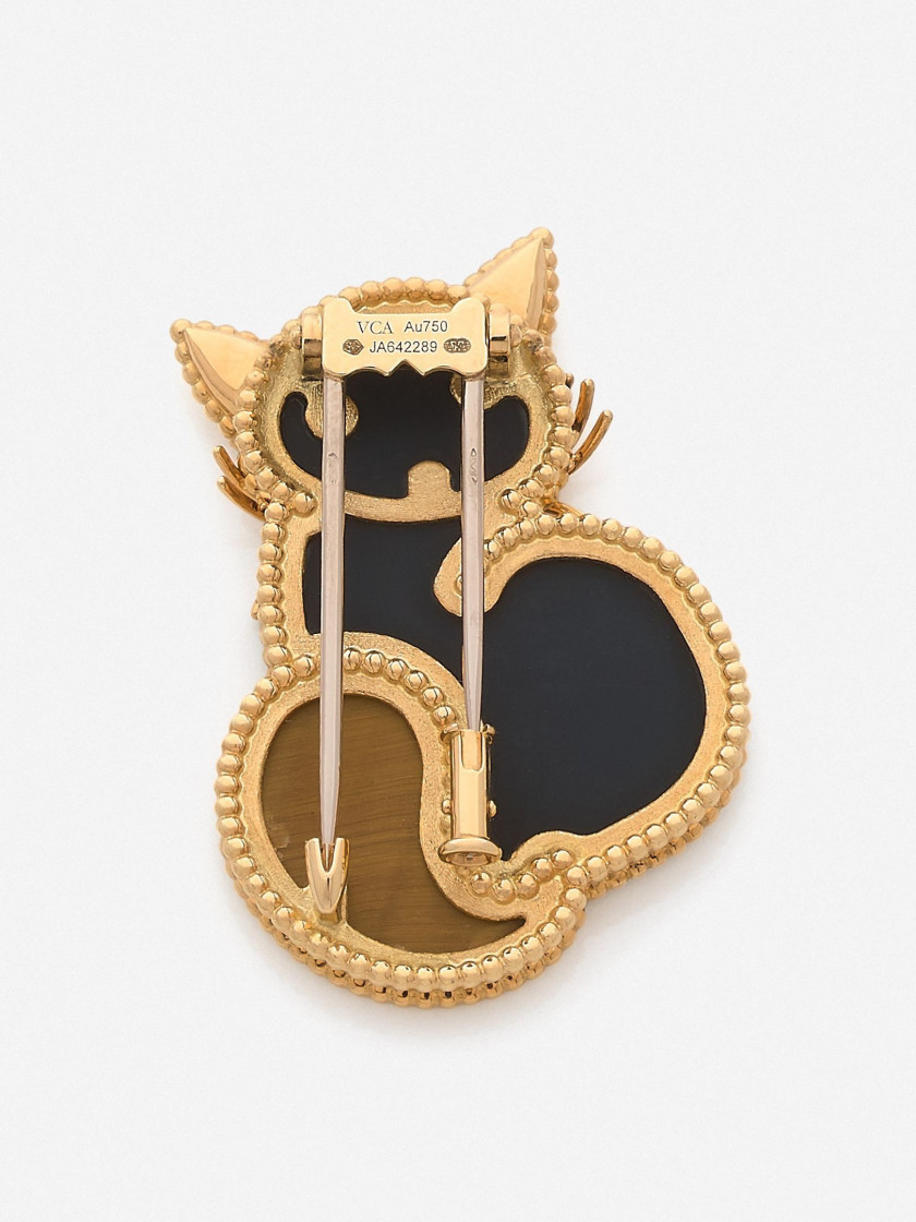 VAN CLEEF & ARPELS  Clip de corsage "Lucky Animals Chat"