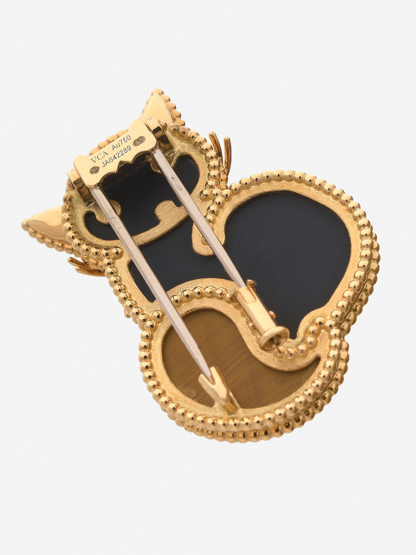 VAN CLEEF & ARPELS  Clip de corsage "Lucky Animals Chat"