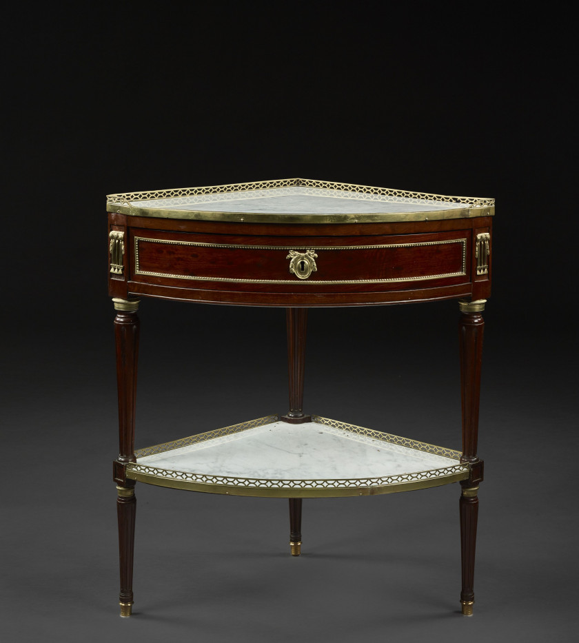 CONSOLE FORMANT ENCOIGNURE D'ÉPOQUE LOUIS XVI