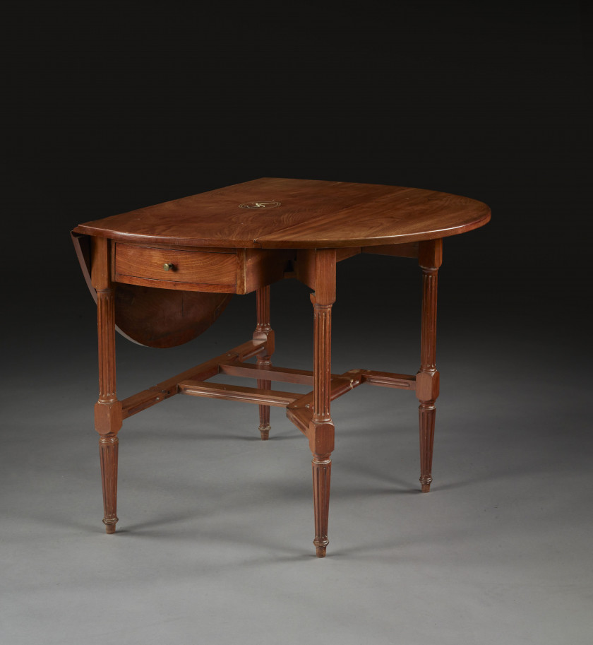 TABLE OVALE DITE "GATELEG" D'ÉPOQUE NÉOCLASSIQUE