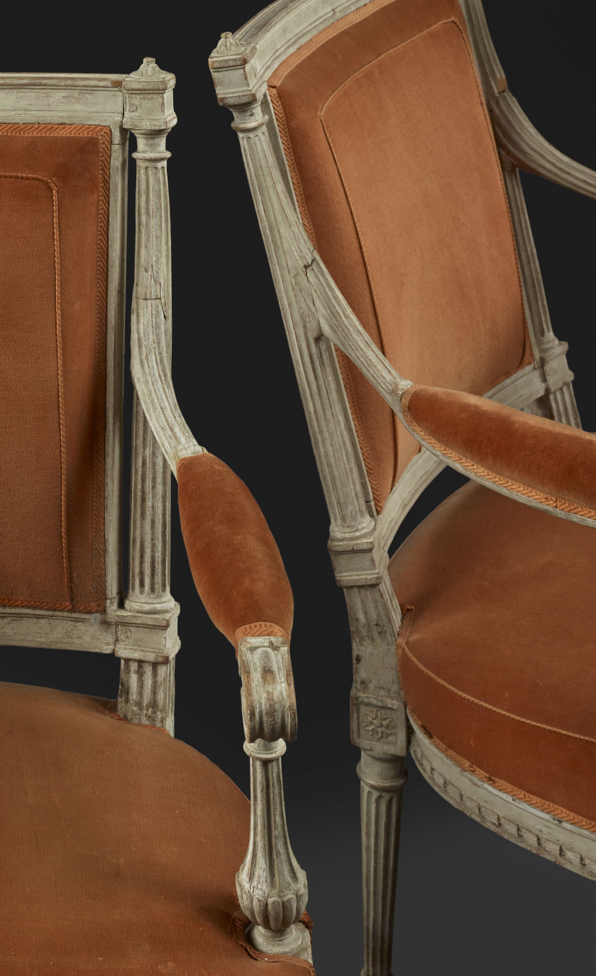SUITE DE QUATRE FAUTEUILS D'ÉPOQUE LOUIS XVI
