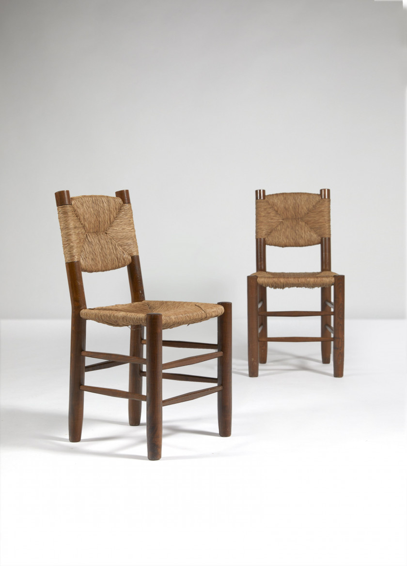 Charlotte PERRIAND 1903-1989 Deux chaises n°19 dites « Bauche » le modèle créé en 1939