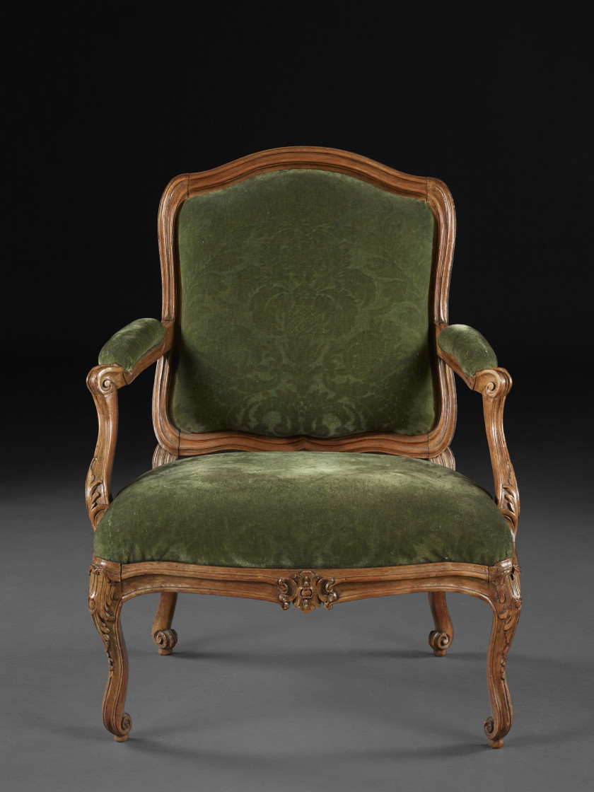 FAUTEUIL À CHÂSSIS D'ÉPOQUE LOUIS XV Attribué à Jean-Baptiste I Tilliard