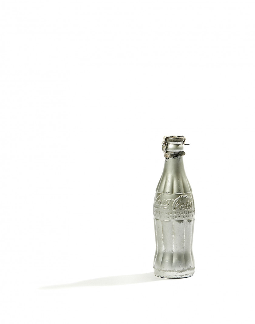 Andy WARHOL d'après (1928 - 1987) You're in - 1966 / 1967 Peinture aérosol sur 24 bouteilles de marque Coca Cola dans une caisse en..