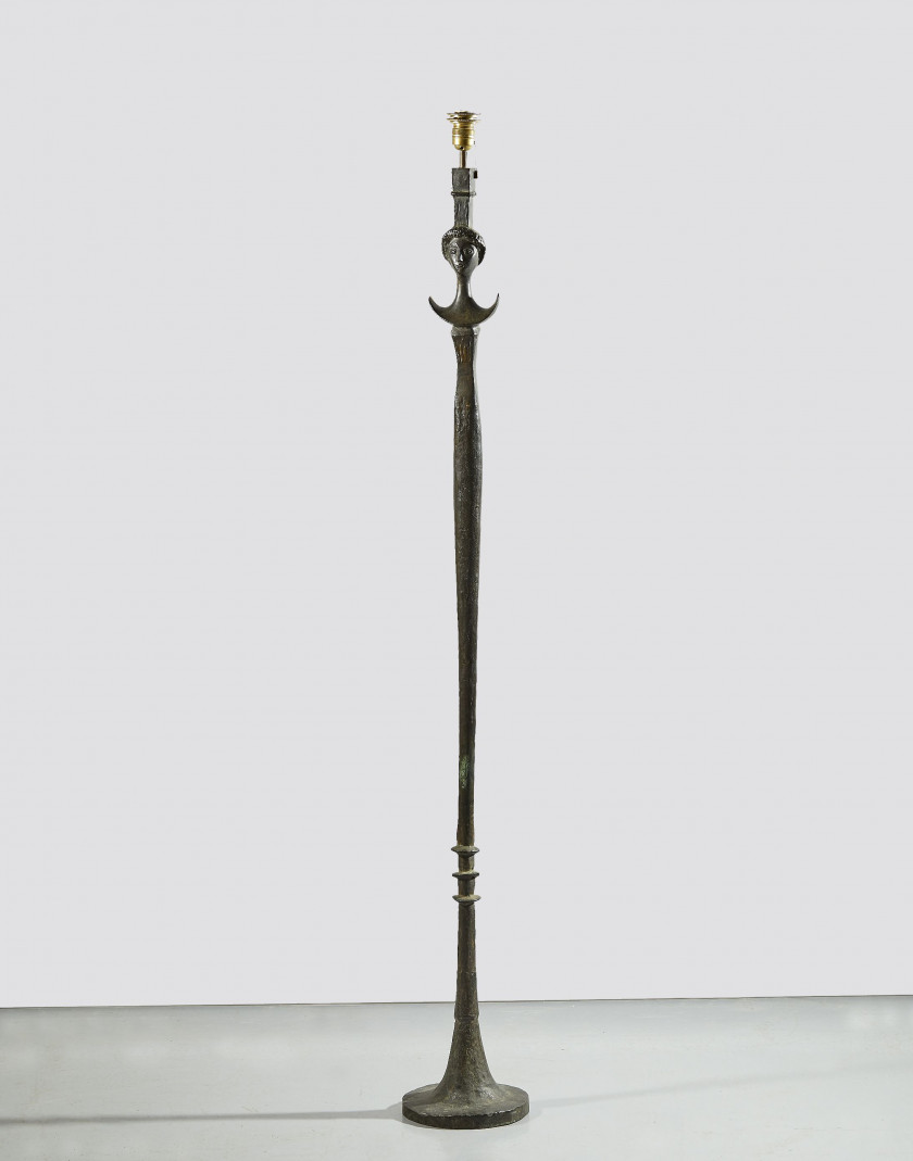 Alberto GIACOMETTI 1901 - 1966 Lampadaire modèle "figure" dit aussi "Tête de femme" - circa 1933-1934 Bronze à patine brun-vert