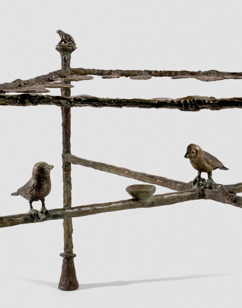 Diego GIACOMETTI 1902- 1985 Table feuilles aux oiseaux et aux grenouilles Bronze à patine brune et dorée