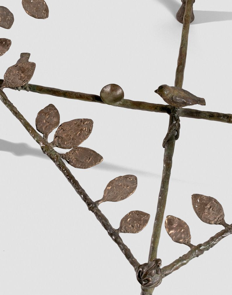 Diego GIACOMETTI 1902- 1985 Table feuilles aux oiseaux et aux grenouilles Bronze à patine brune et dorée