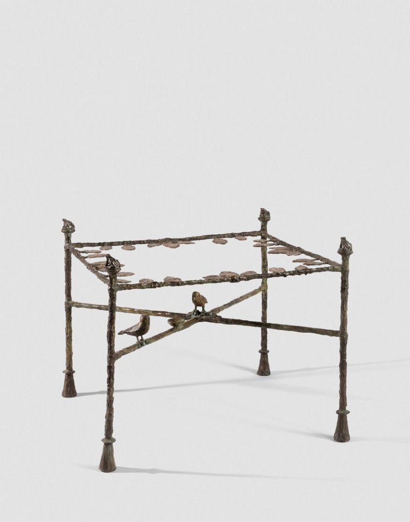 Diego GIACOMETTI 1902- 1985 Table feuilles aux oiseaux et aux grenouilles Bronze à patine brune et dorée