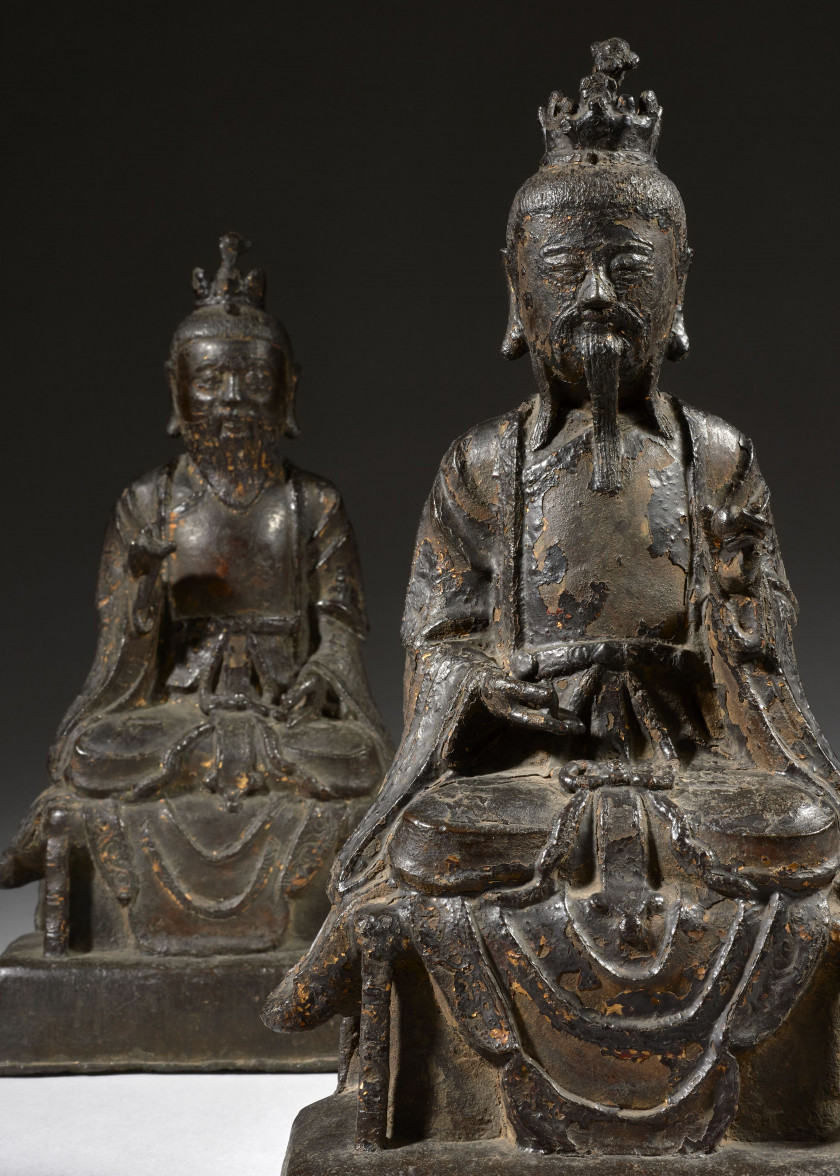 DEUX STATUES D'IMMORTELS TAOÏSTES EN BRONZE LAQUÉ, Chine, dynastie Ming, datées d'époque Jiajing, 1547