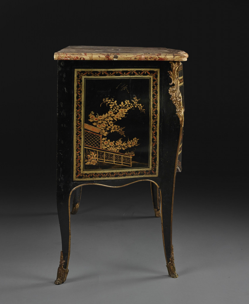 COMMODE D'ÉPOQUE LOUIS XV Attribuée à Mathieu Criaerd (1689-1776)