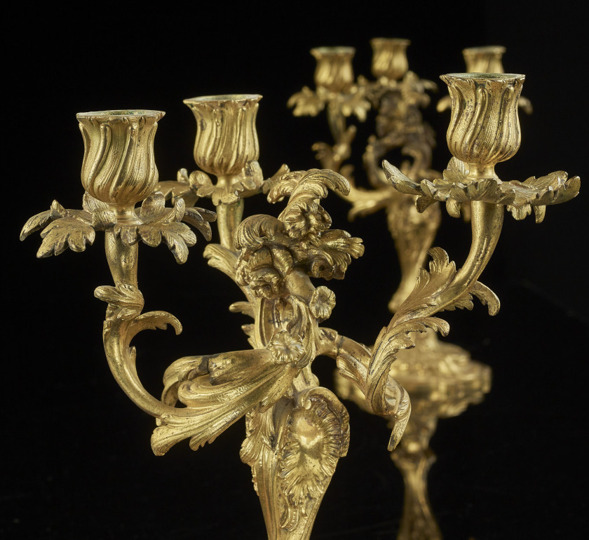 PAIRE DE CANDÉLABRES D'ÉPOQUE LOUIS XV D'après Juste-Aurèle Meissonnier (vers 1693-1750)