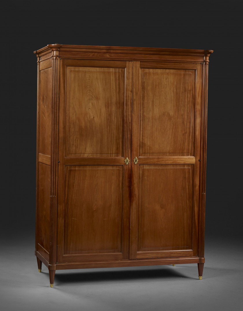 ARMOIRE D'ÉPOQUE LOUIS XVI