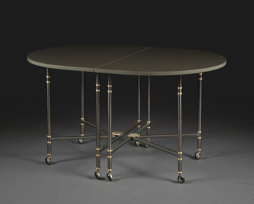 TABLE DE SALLE À MANGER MODÈLE "ROYAL", DEUXIÈME MOITIÉ DU XXe SIÈCLE Par Maison Jansen