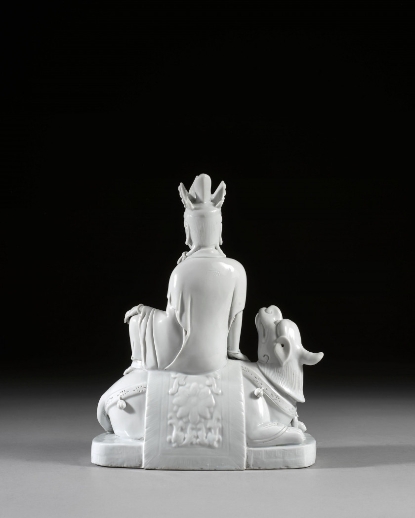 STATUETTE DE SIMHANADA AVALOKITESVARA EN PORCELAINE BLANC DE CHINE, Chine, dynastie Qing, XIXe siècle