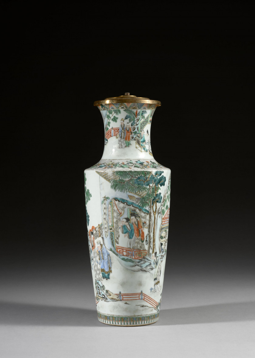 VASE EN PORCELAINE POLYCHROME, Chine, fin du XIXe - début du XXe siècle