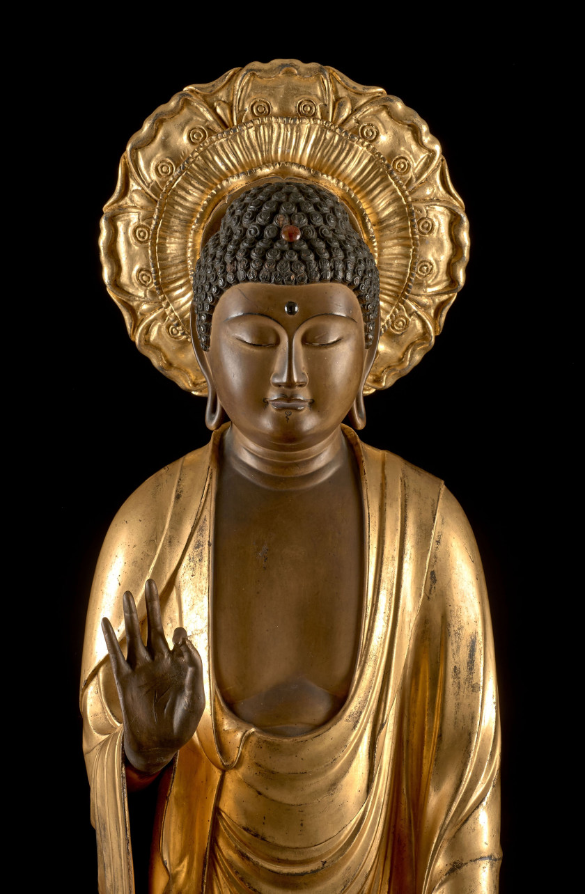 STATUE DE BOUDDHA EN BOIS LAQUÉ OR, Japon, époque Edo (1603-1868)