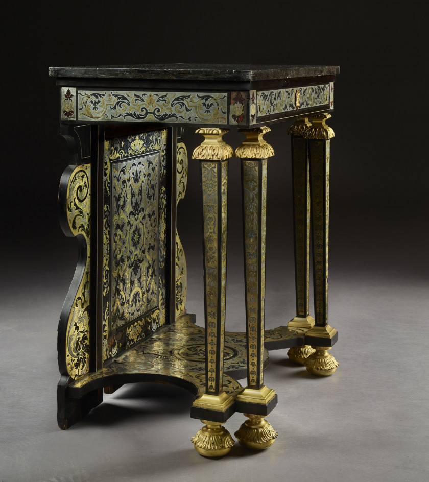 CONSOLE D'ÉPOQUE NÉOCLASSIQUE, DE LA FIN DU XVIIIe SIÈCLE AUX ANNÉES 1820