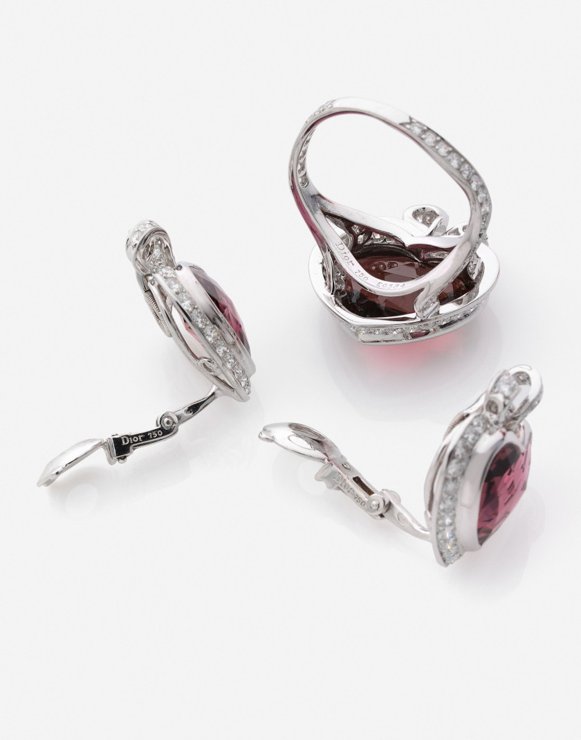 DIOR Bague et clips d'oreilles "Coeur romantique" en or, rubellites et diamants  A rubellite, diamond and gold ring and ear clips