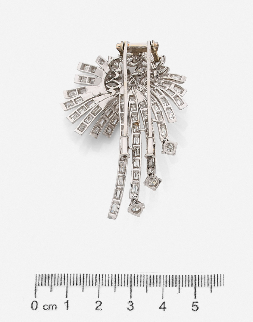 Clip de corsage Or et diamants A diamond and gold clip