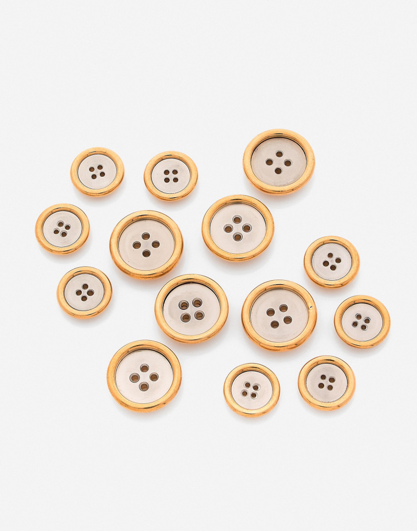 BULGARI Ensemble de 14 boutons or jaune et acier A set of 14 steel and yellow gold buttons