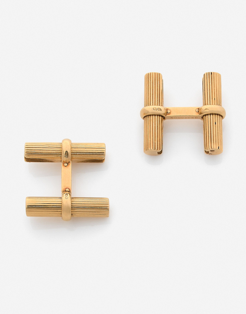 VAN CLEEF & ARPELS  Boutons de manchette en or  A pair of gold cufflinks