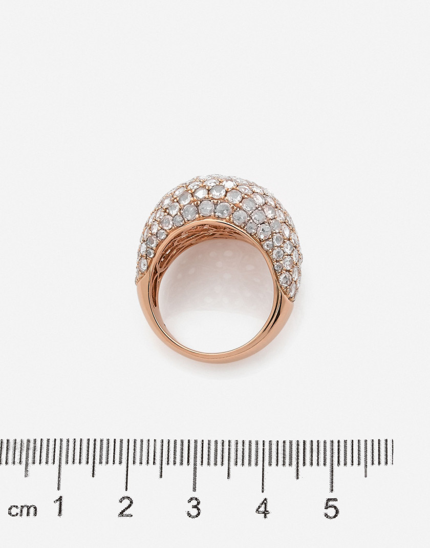 Bague boule en or rose et diamants taille rose A rose-cut diamond and pink gold ring