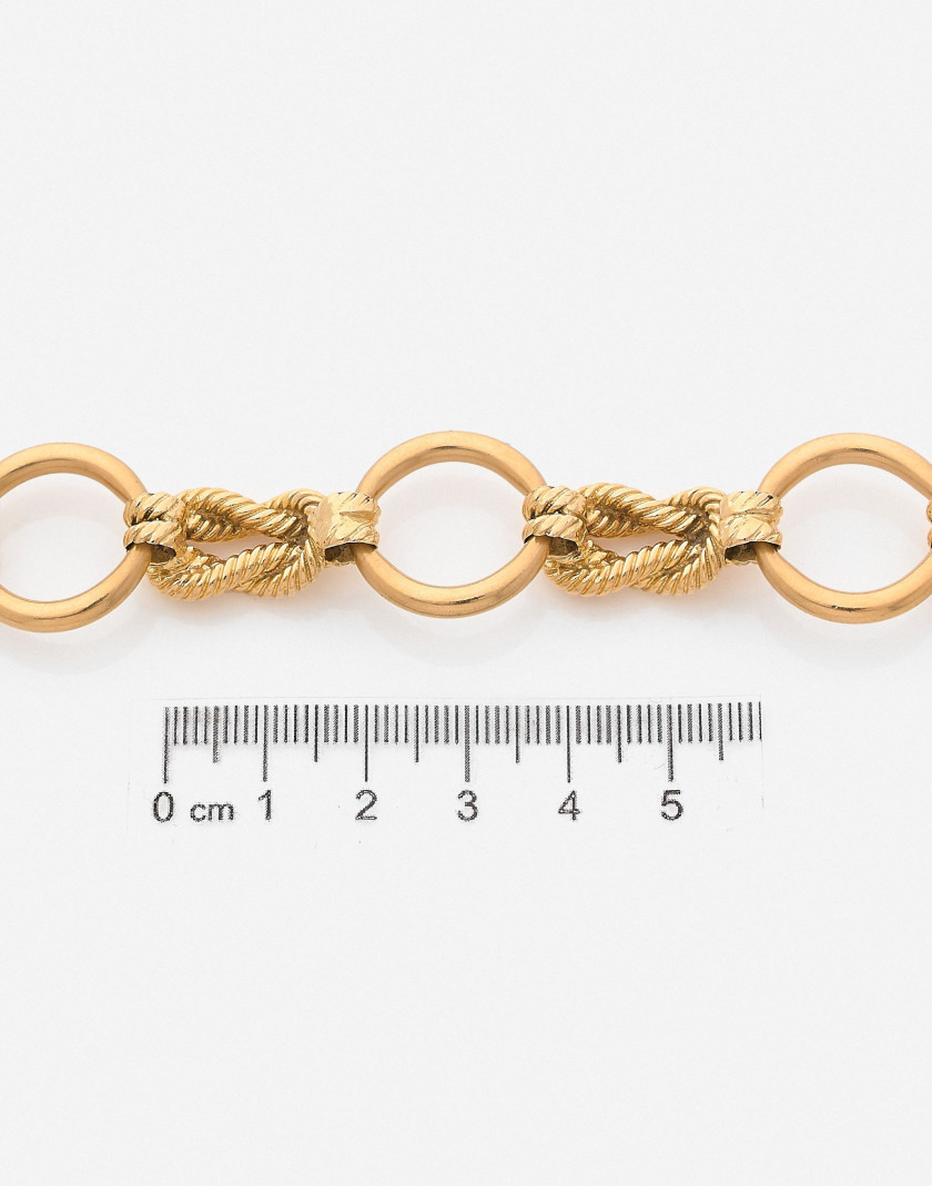 HERMES Bracelet "Audierne" en or jaune, vers 1980 A yellow gold "Audierne" bracelet, circa 1980