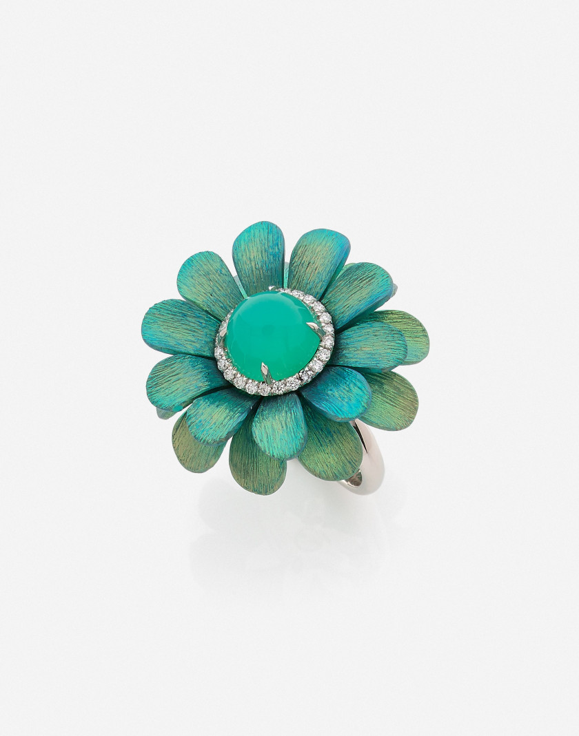 Margherita BURGENER Bague en or, titane, chrysoprase et diamants A diamond, chrysoprase, titanium and gold ring